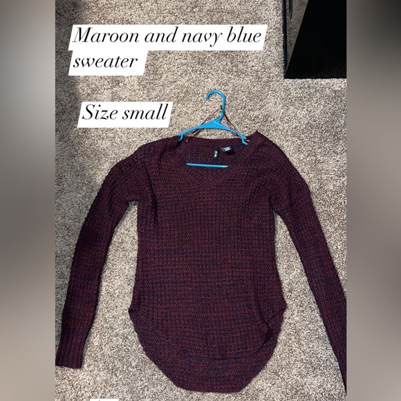 No longer need this top. Size small. Maroon and blue - Picture 1 of 1